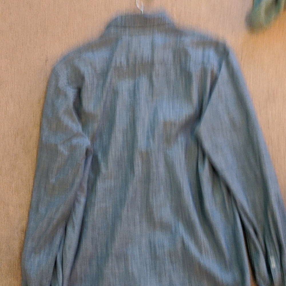 Express L/S button up. - Picture 2 of 2